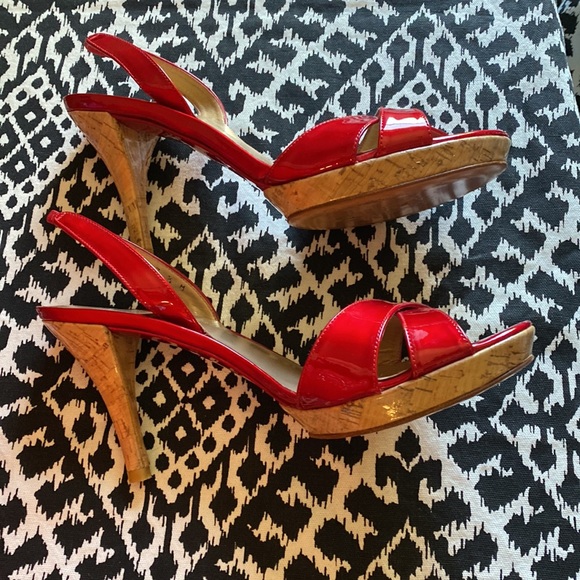 Stuart Weitzman Patent Leather Heels, Candy Apple Red Size 7.5. EUC - Picture 7 of 10